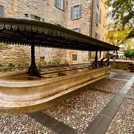 Colleoni Suite, Citta Alta Daire Bergamo